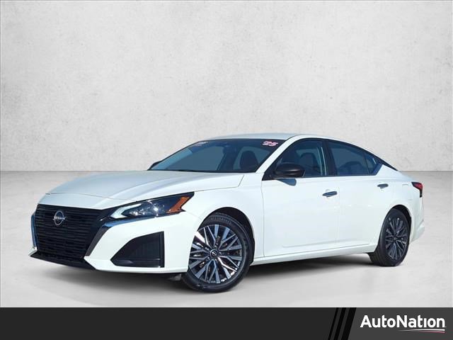 Used 2025 Nissan Altima 2.5 SV image 1