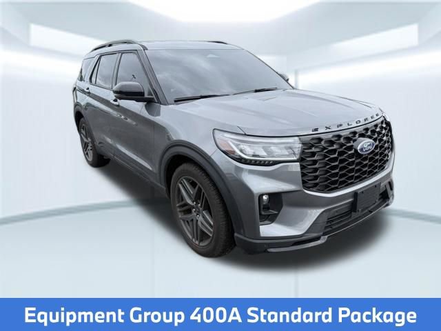 Used 2025 Ford Explorer ST RWD image 4