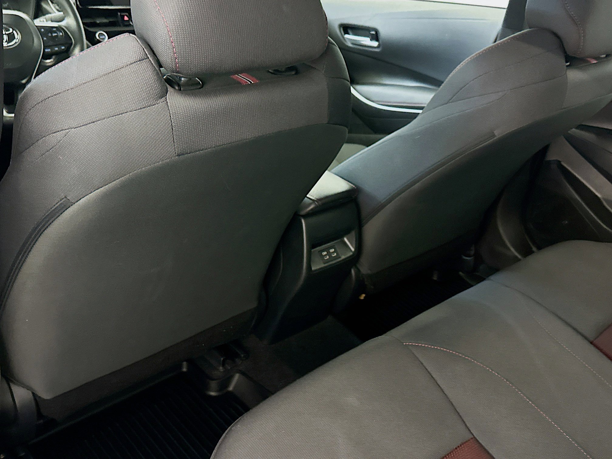 Used 2024 Toyota Corolla SE image 28