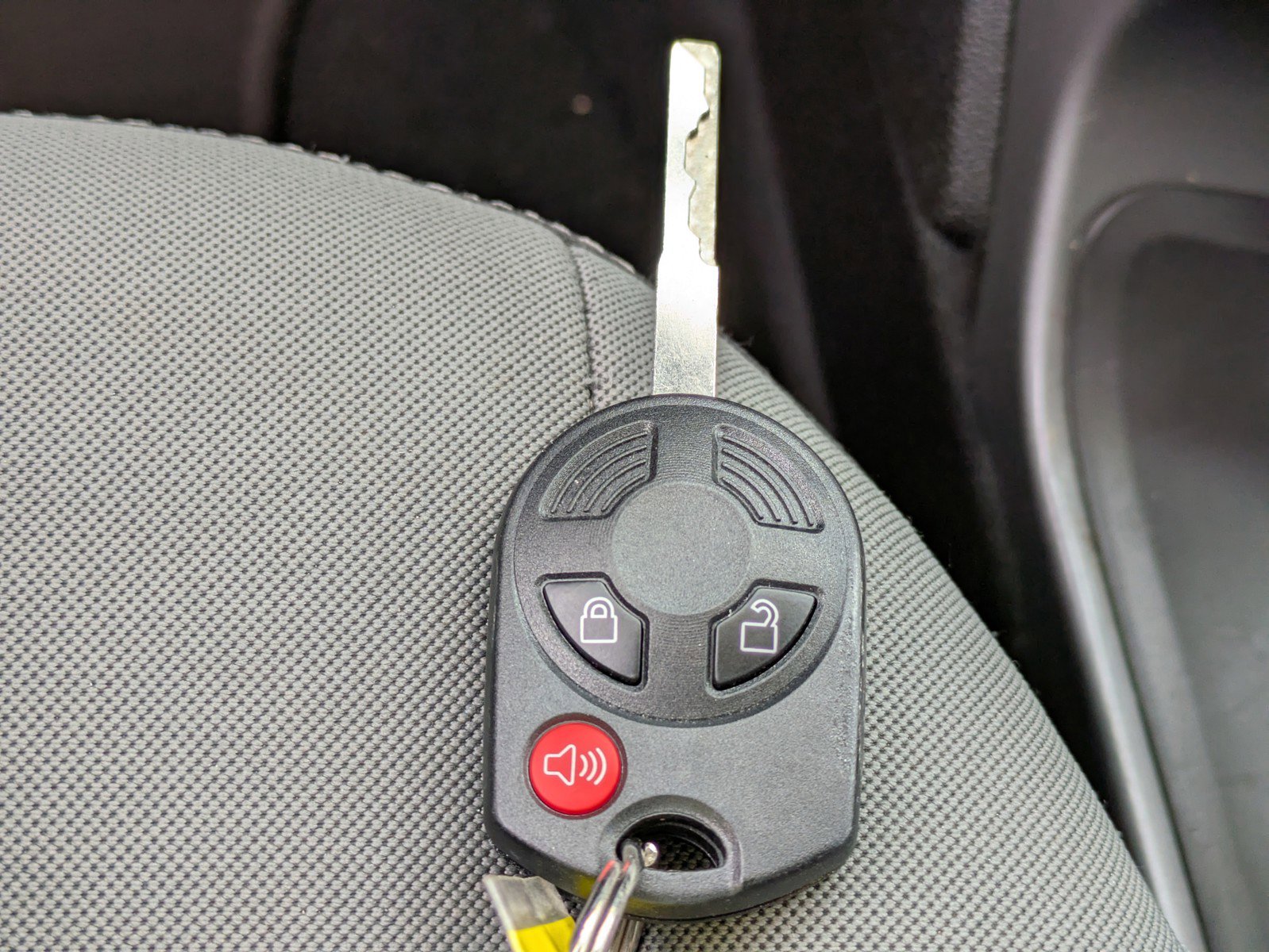 Used 2016 Ford Escape SE AWD/4WD image 23