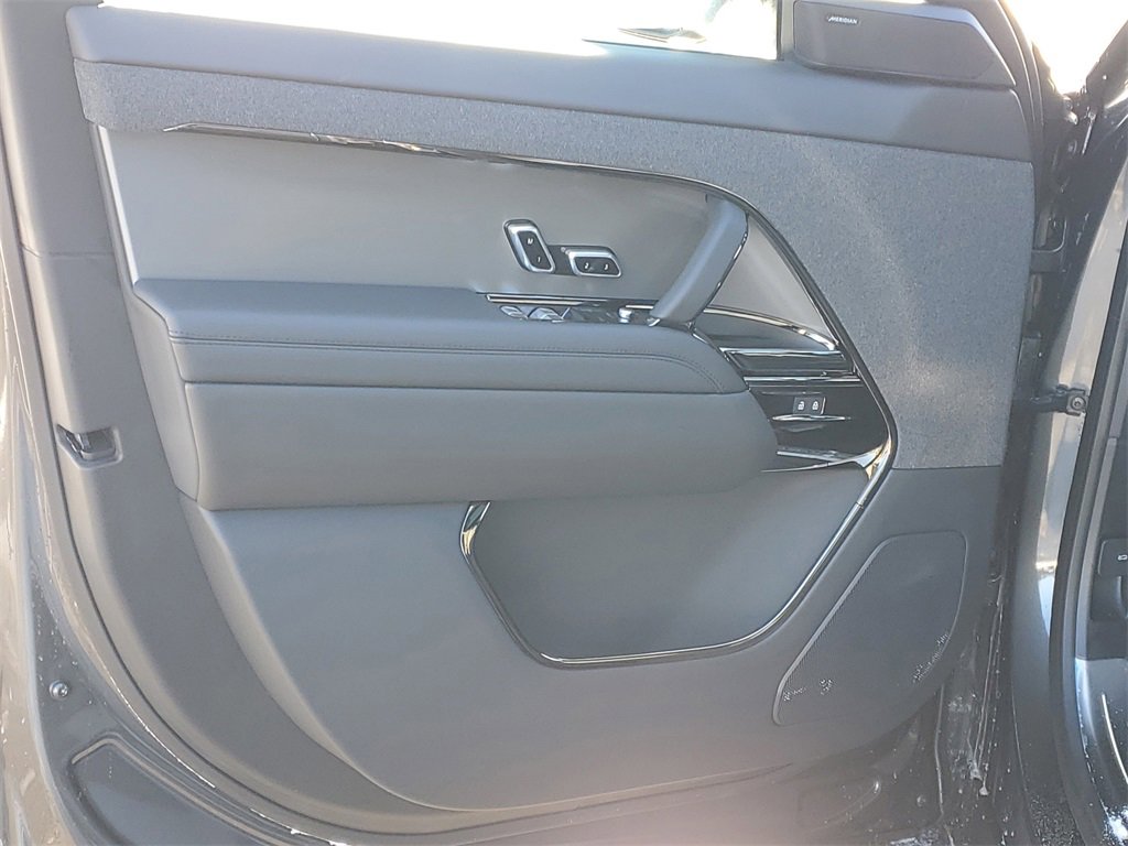 New 2026 Land Rover Range Rover Sport SE image 9