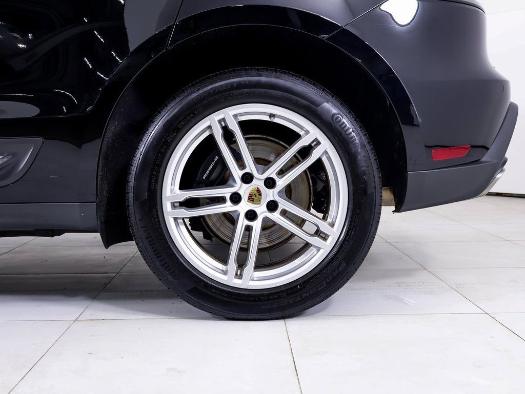 Used 2025 Porsche Macan image 24