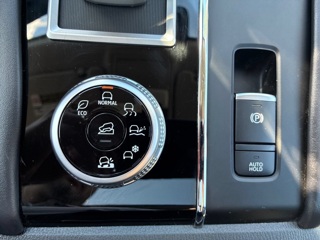 Used 2023 Mitsubishi Outlander SE AWD/4WD image 37