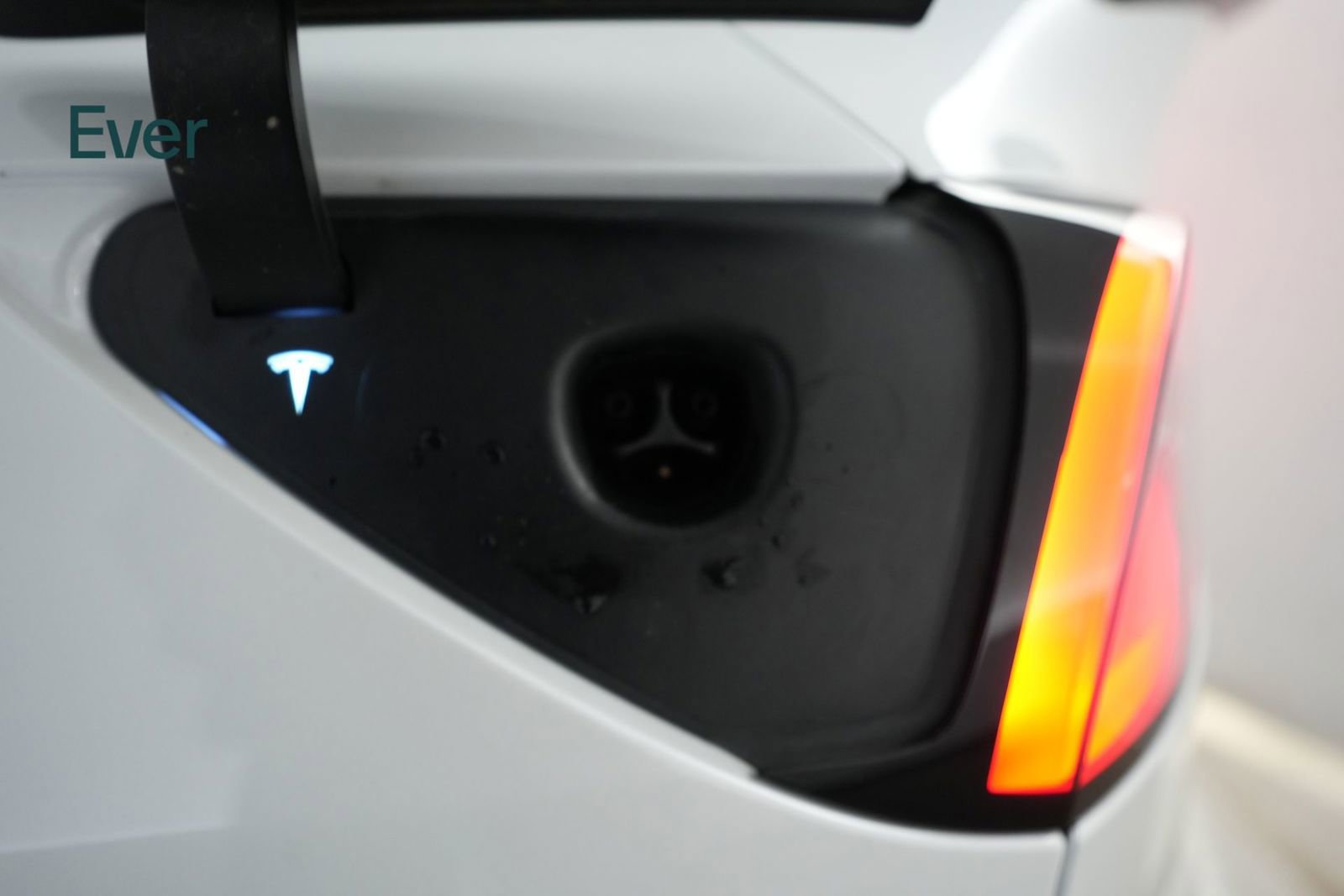 Used 2022 Tesla Model Y Performance image 10