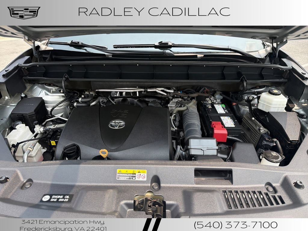 Used 2020 Toyota Highlander XLE AWD/4WD image 16
