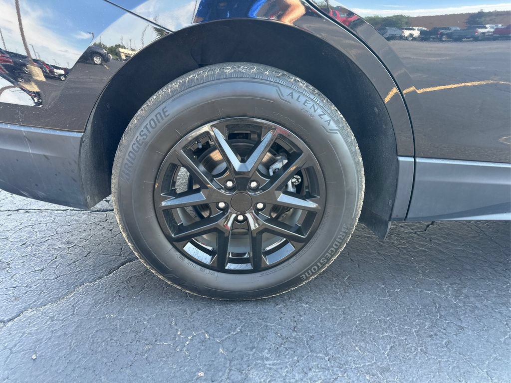 Used 2023 Chevrolet Equinox LT AWD/4WD image 18