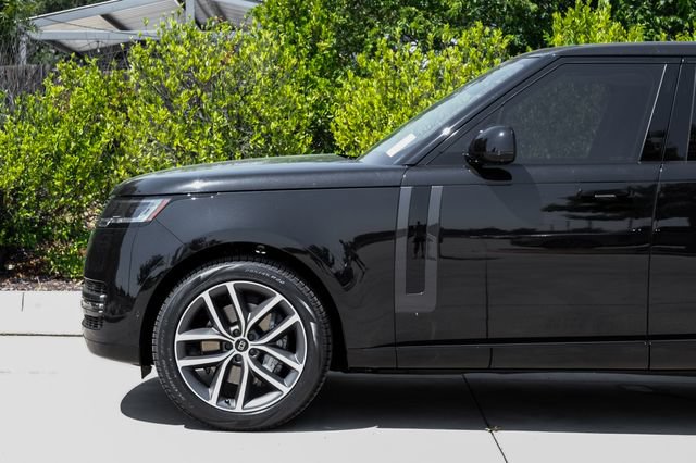 New 2027 Land Rover Range Rover Long Wheelbase SE AWD/4WD image 13