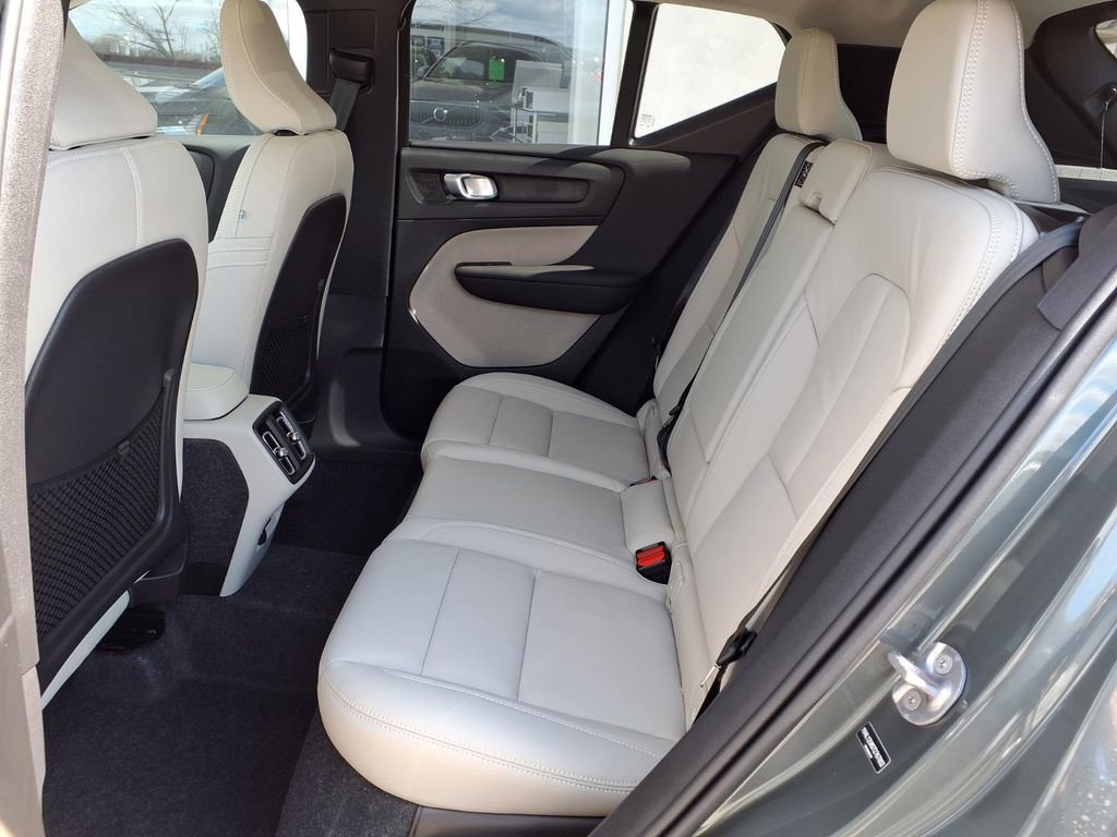New 2026 Volvo XC40 B5 Ultra w/ Protection Package Premier AWD/4WD image 8