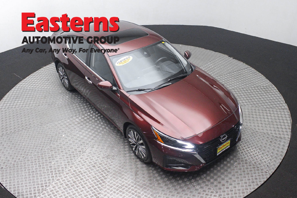 Used 2023 Nissan Altima 2.5 SV w/ SV Premium Package FWD image 4