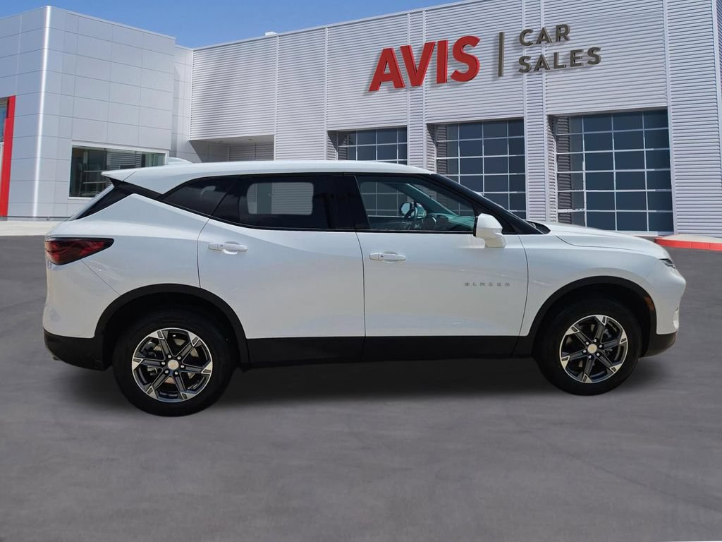 Used 2025 Chevrolet Blazer LT FWD image 7