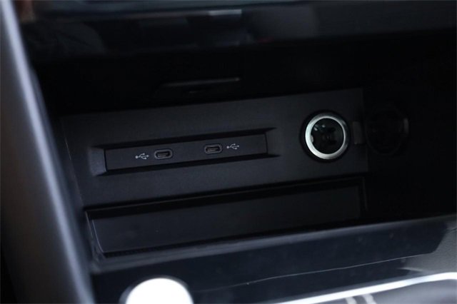 New 2025 Volkswagen Taos SE image 16