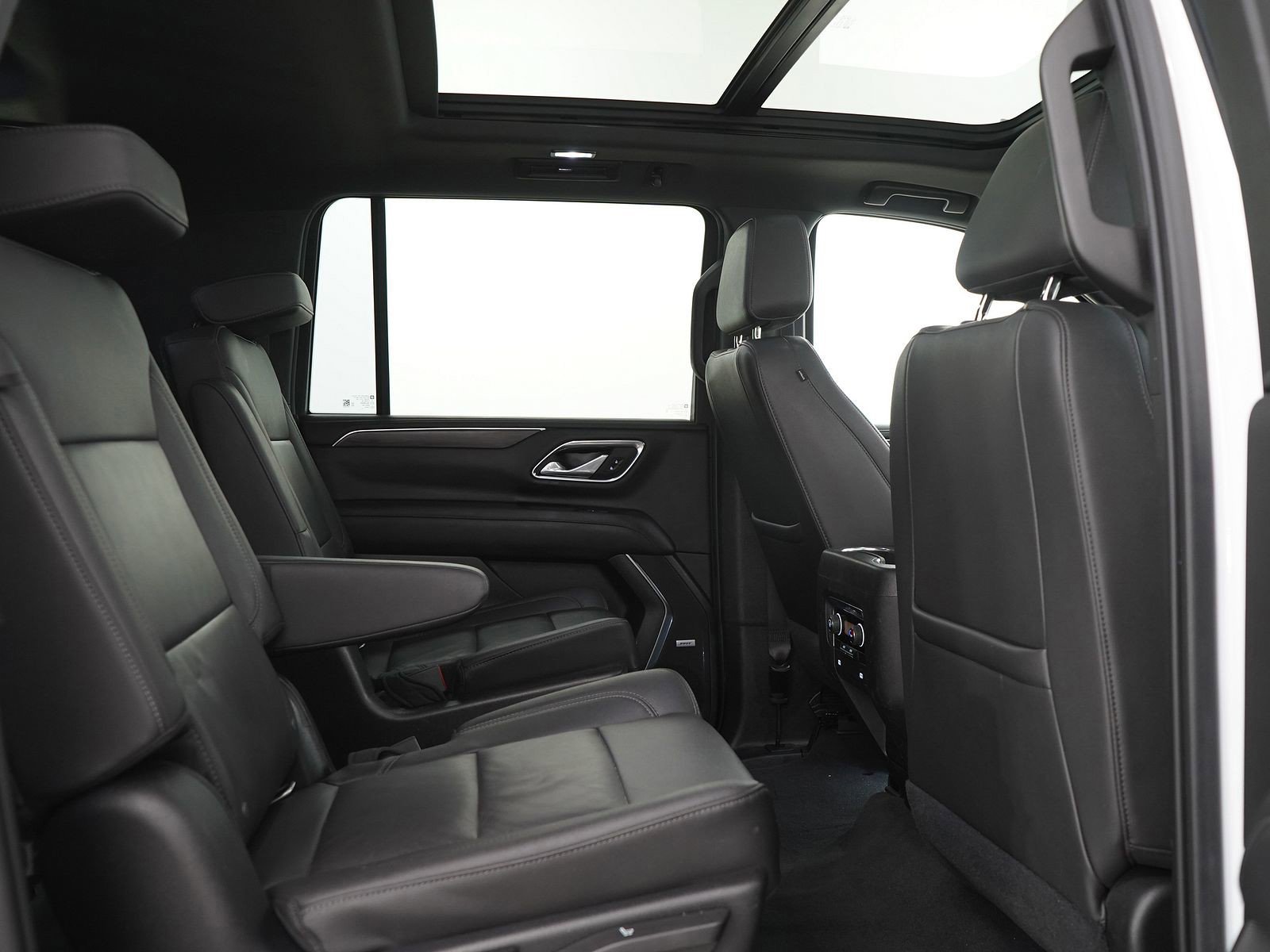 Used 2021 Chevrolet Suburban LT image 12