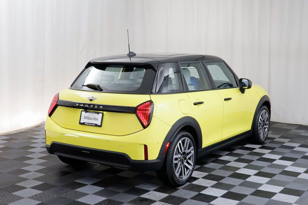 New 2026 MINI Cooper 4-Door Hardtop image 18