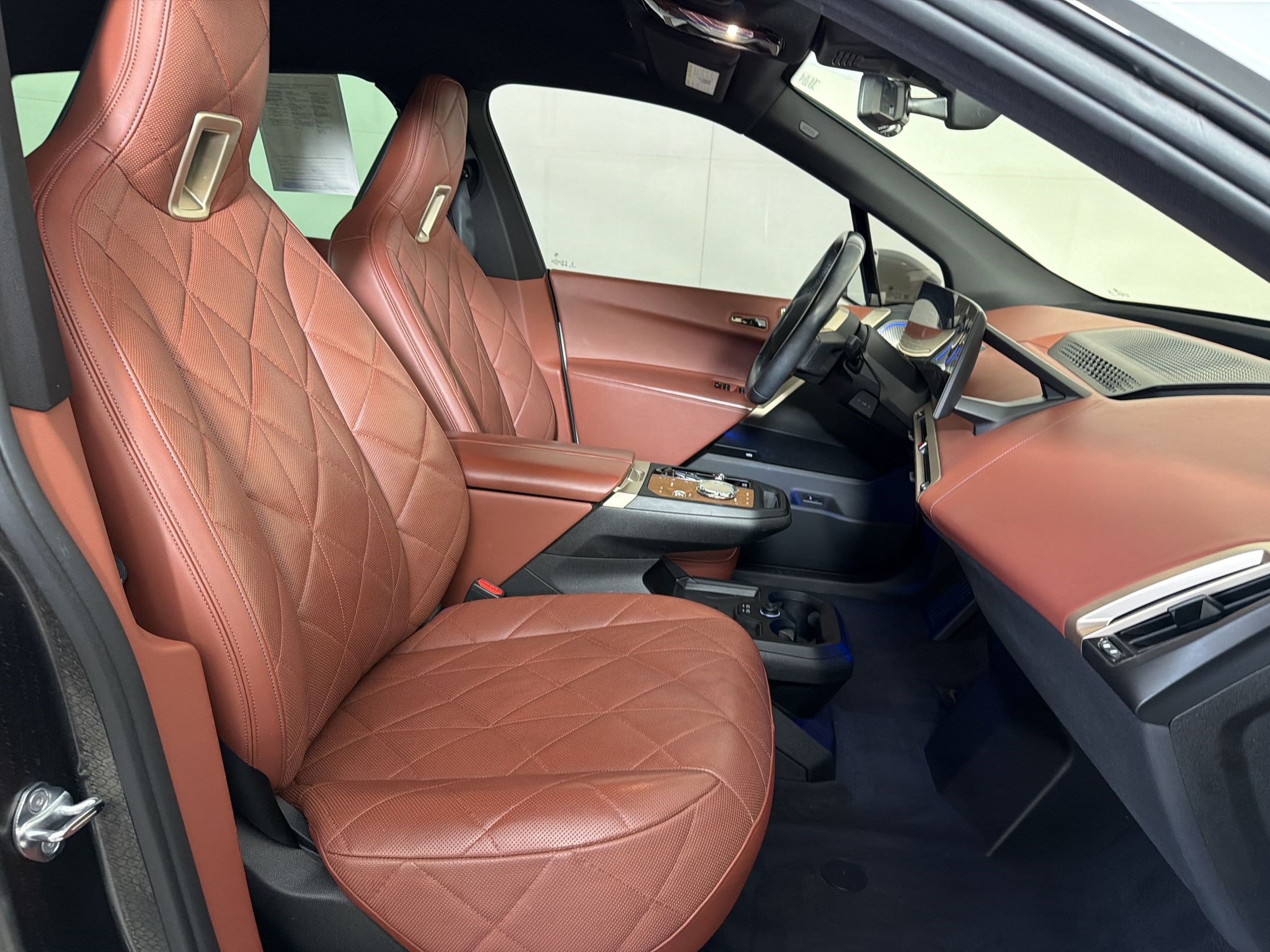 Certified 2023 BMW iX M60 w/ Executive Package AWD/4WD image 31
