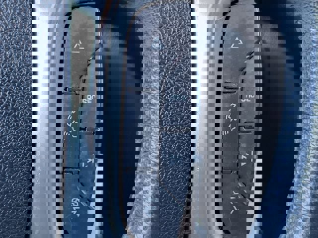 Used 2013 GMC Acadia SLE image 13