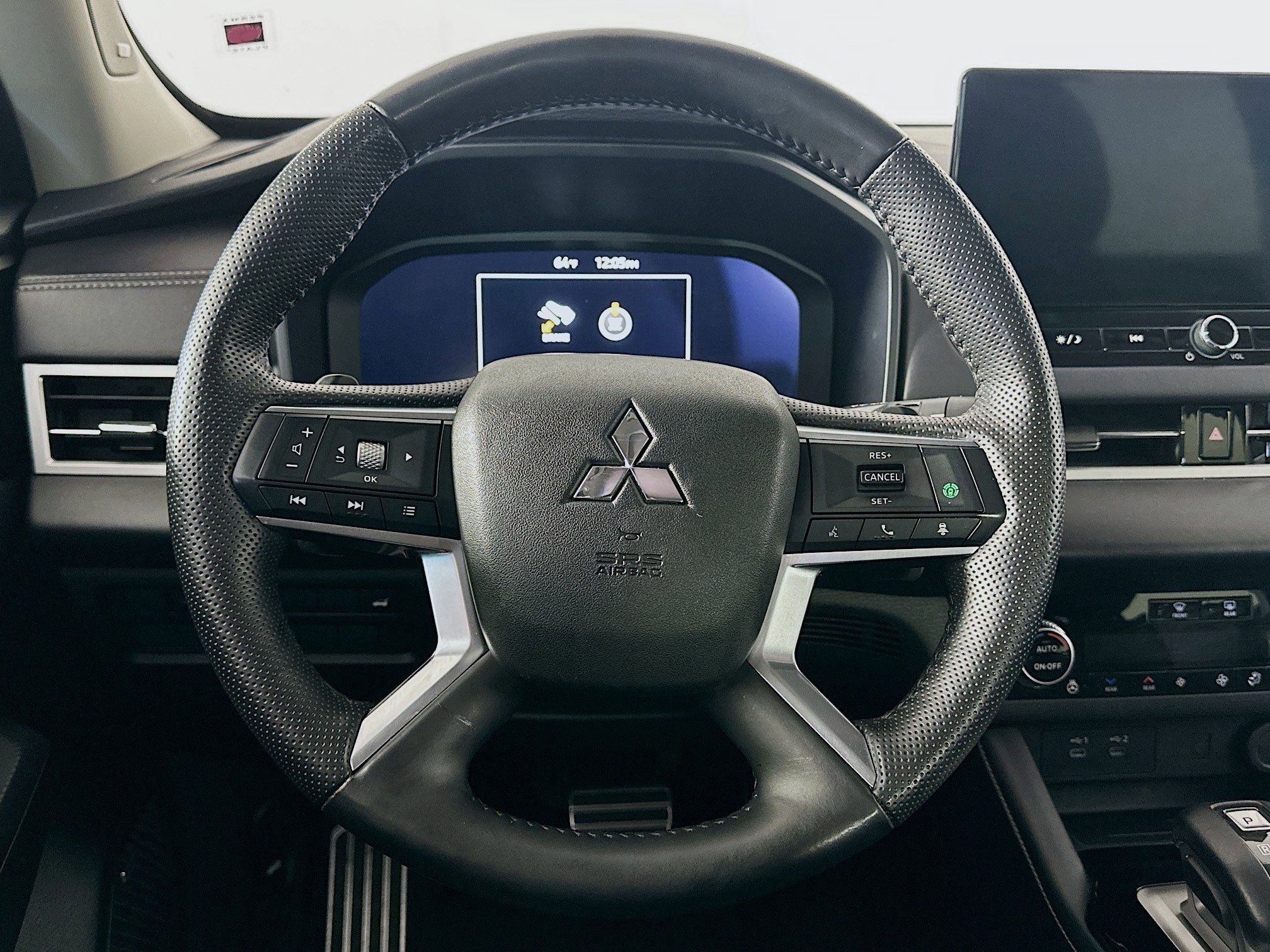 Used 2025 Mitsubishi Outlander SEL image 18