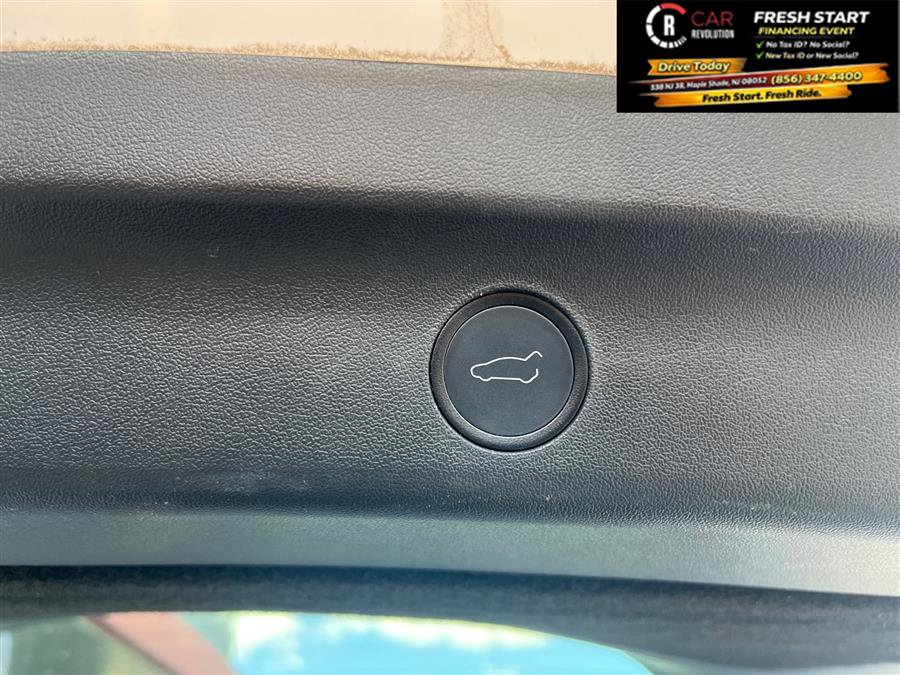 Used 2021 Tesla Model Y Performance image 10