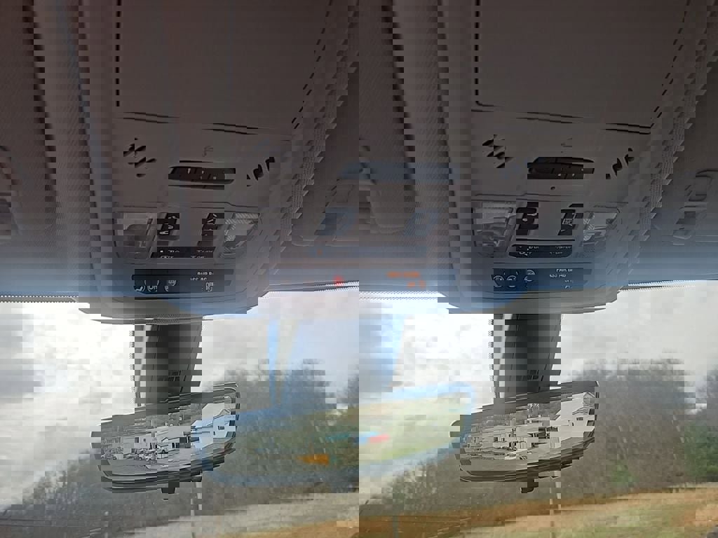 Used 2022 Chevrolet Blazer LT w/ Sound & Technology Package AWD/4WD image 16