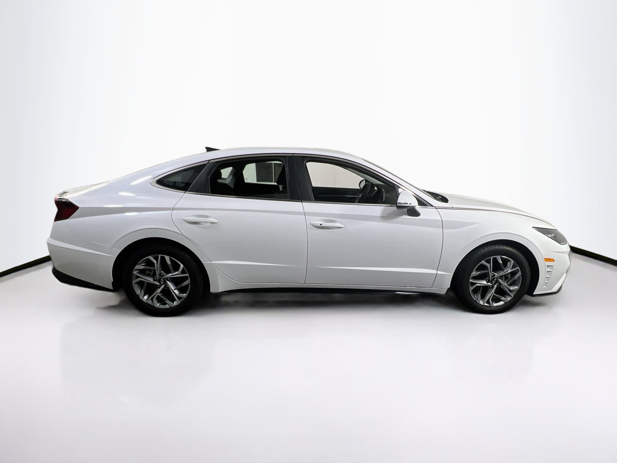 Used 2023 Hyundai Sonata SEL FWD image 4