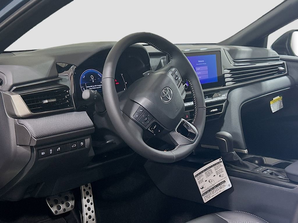 New 2026 Toyota Camry Hybrid FWD image 10