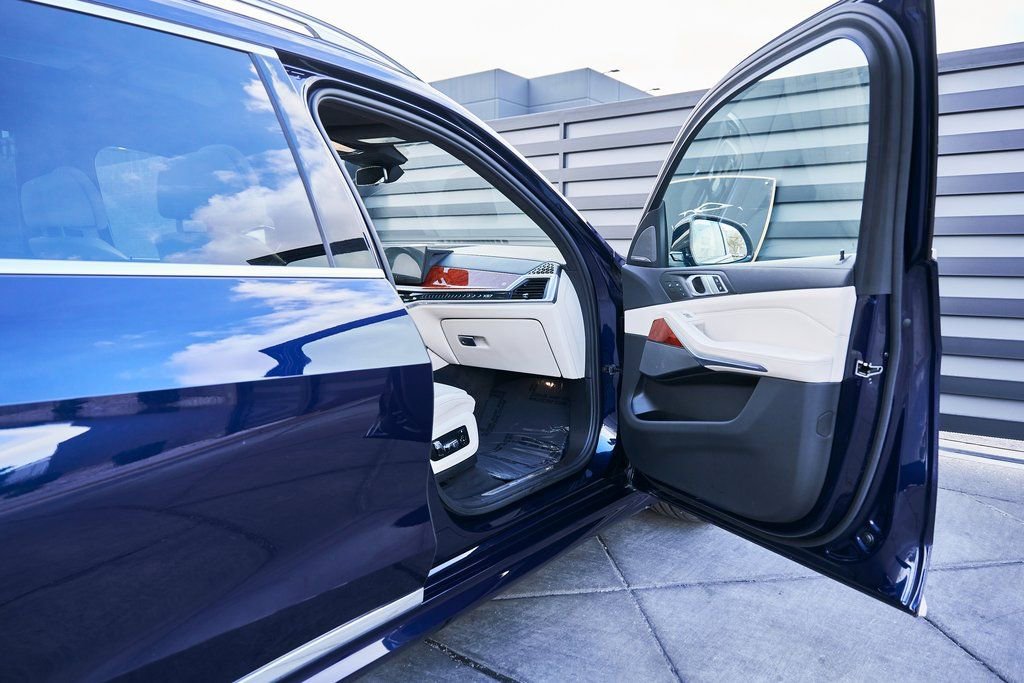 Used 2024 BMW ALPINA XB7 image 24