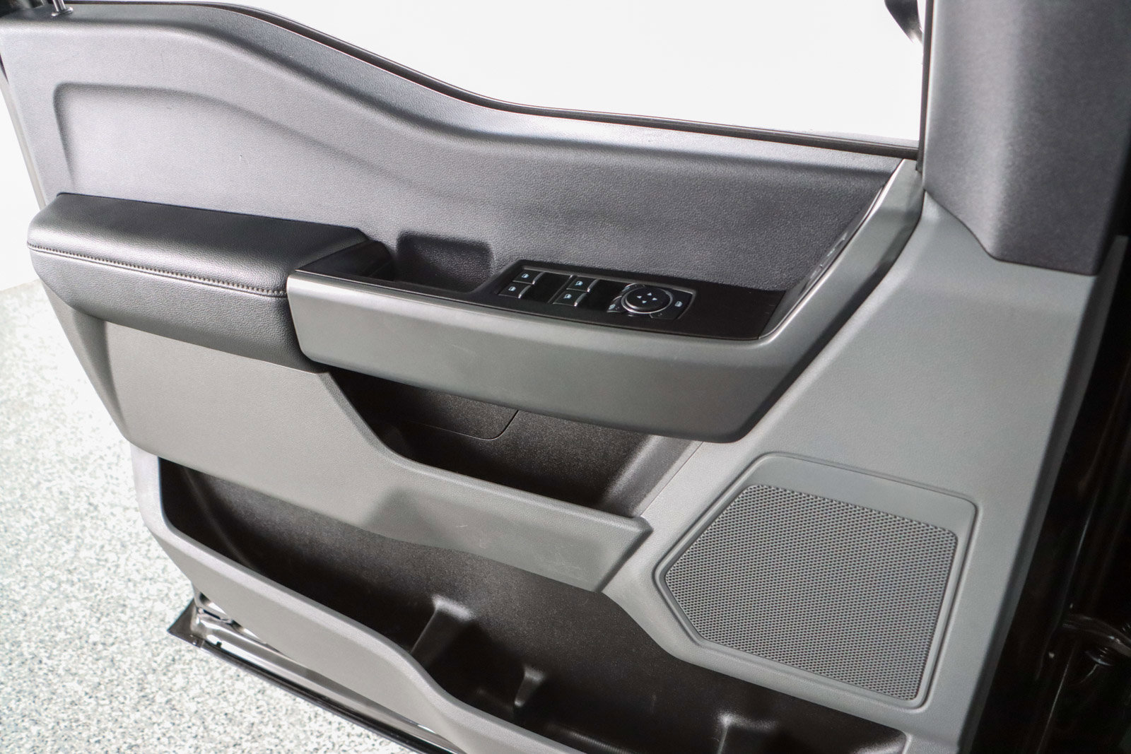 Used 2023 Ford F350 XLT image 22