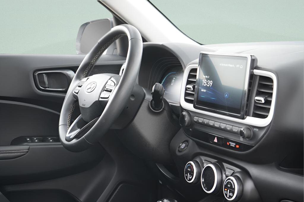 Certified 2023 Hyundai Venue Limited FWD image 12