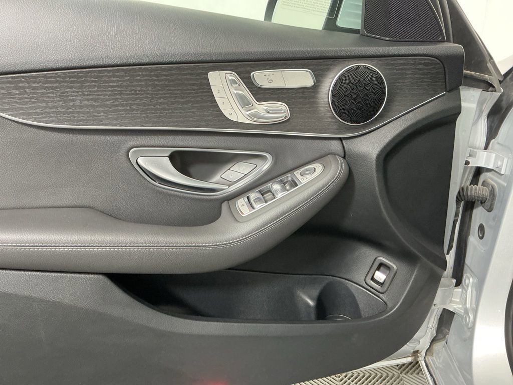 Used 2020 Mercedes-Benz C 300 Sedan image 18