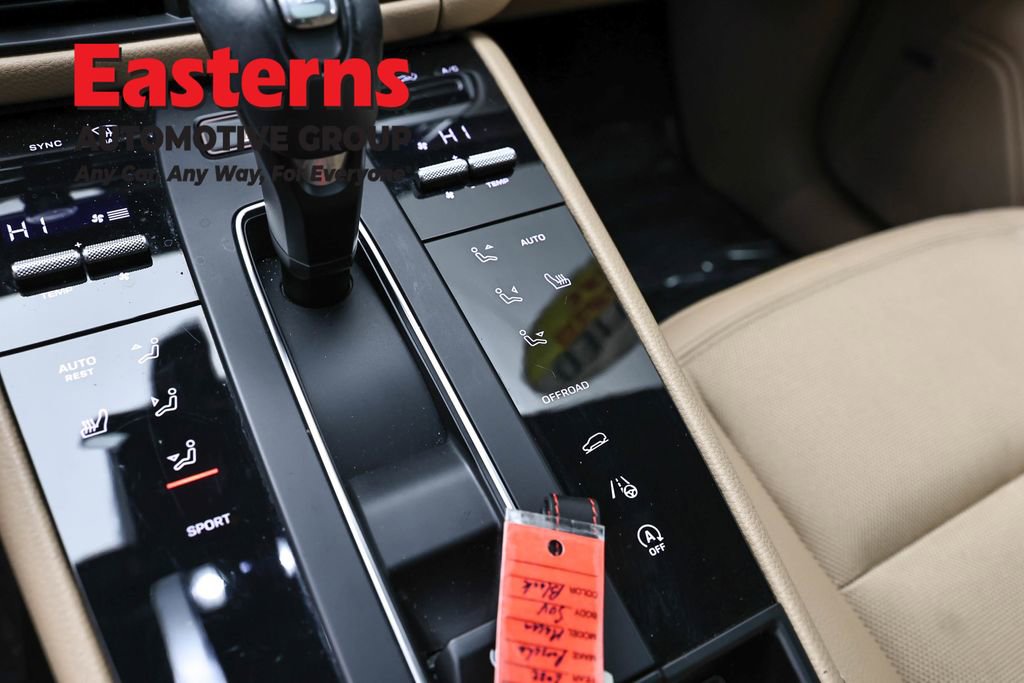 Used 2022 Porsche Macan AWD/4WD image 20