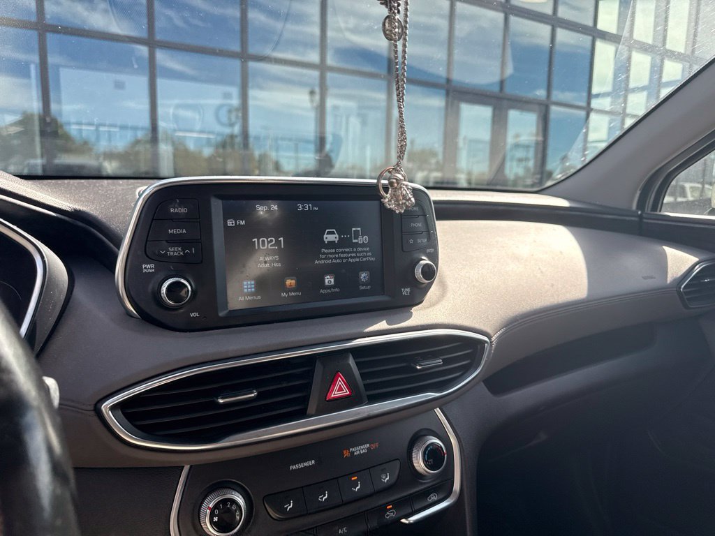 Used 2019 Hyundai Santa Fe SE AWD/4WD image 4