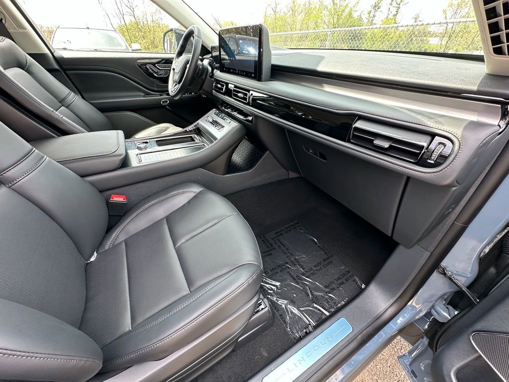 New 2026 Lincoln Aviator AWD image 22
