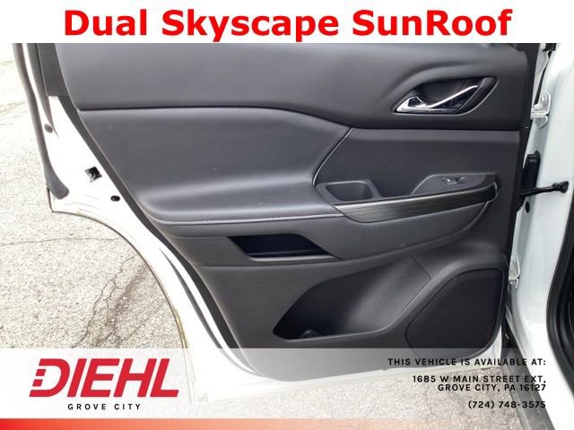 Used 2023 GMC Acadia SLT w/ Elevation Edition image 15