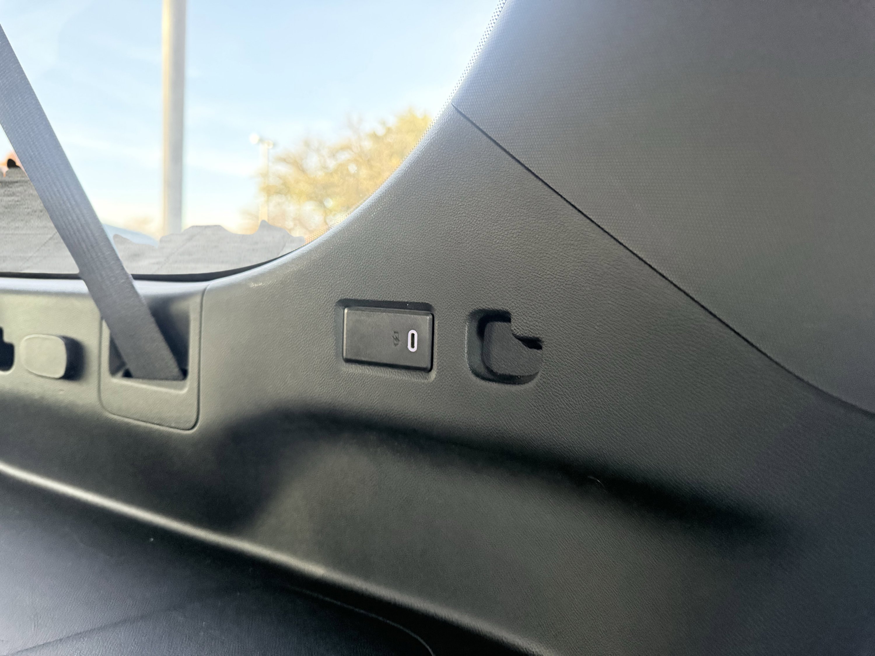 Used 2021 Chevrolet Suburban RST w/ Luxury Package image 79