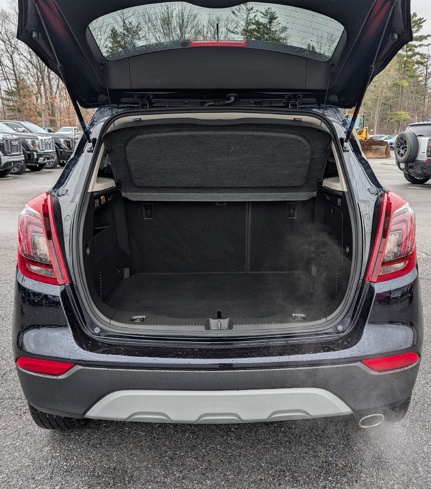 Certified 2022 Buick Encore Preferred w/ Safety Package image 11