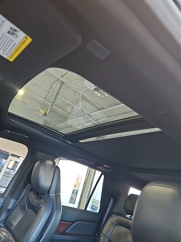 Used 2023 Lincoln Navigator Reserve AWD/4WD image 32