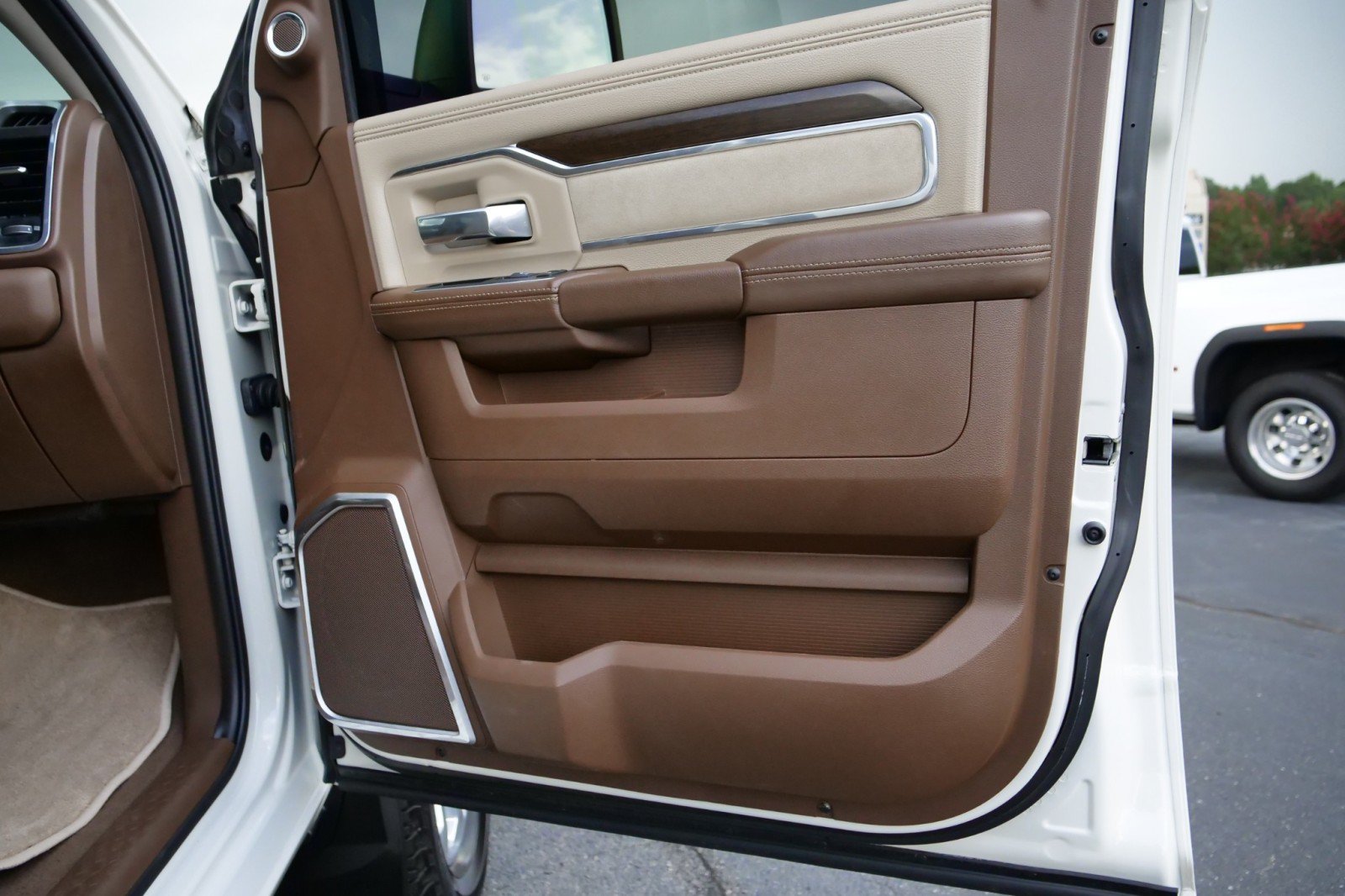 Used 2023 RAM 2500 Laramie AWD/4WD image 48