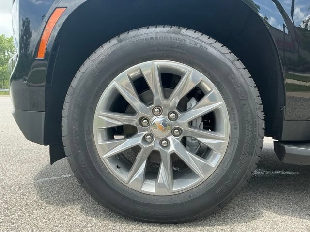 New 2026 Chevrolet Suburban Premier w/ Sun And Tow Package AWD/4WD image 16