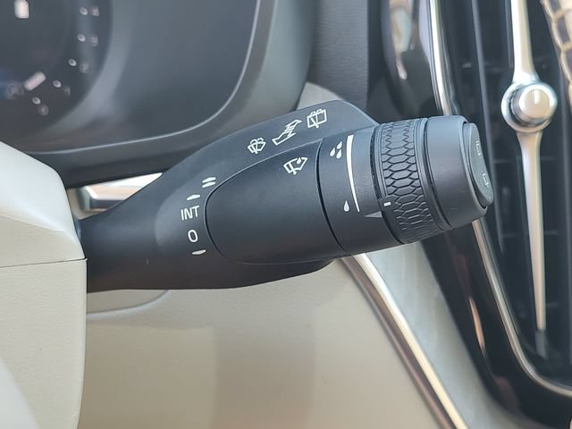 Used 2023 Volvo XC60 B5 Plus w/ Protection Package FWD image 20