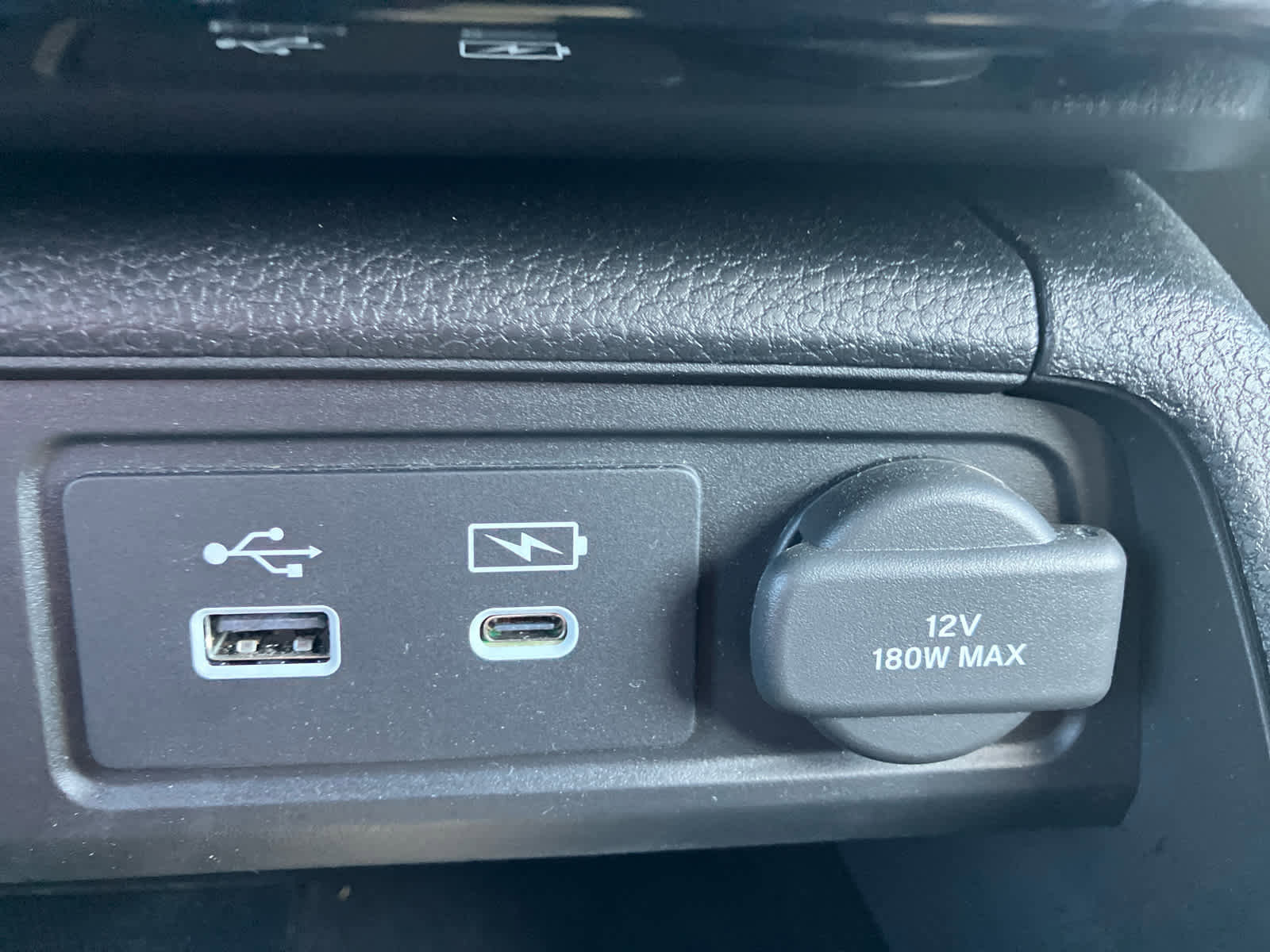 Used 2025 Honda Pilot TrailSport image 31