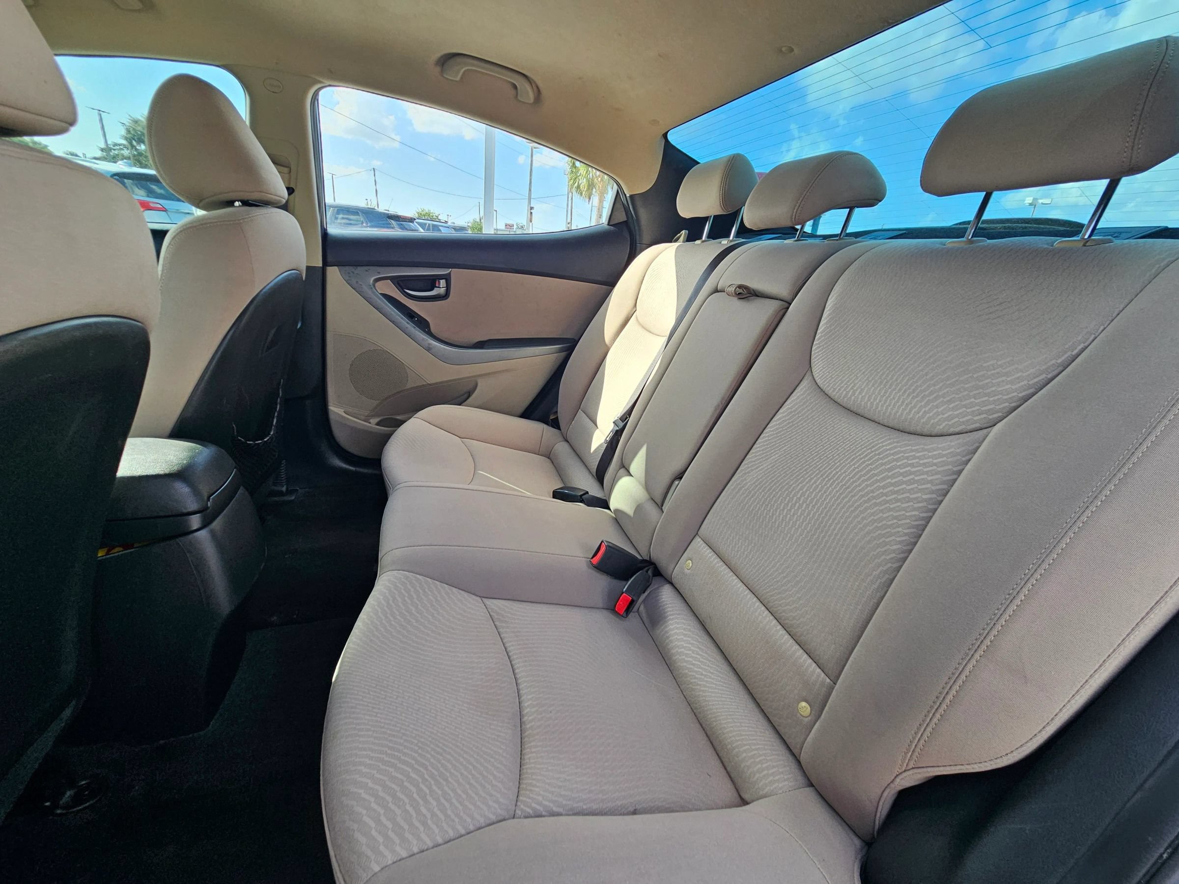 Used 2016 Hyundai Elantra SE w/ Option Group 02 FWD image 12