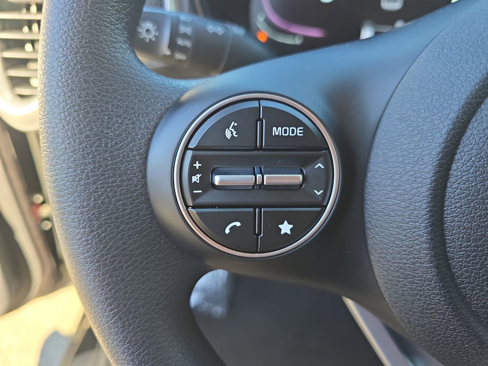 Used 2023 Kia Soul LX image 20