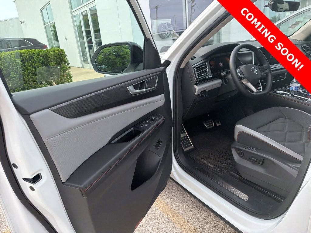 Used 2024 Volkswagen Atlas Peak Edition SEL AWD/4WD image 6