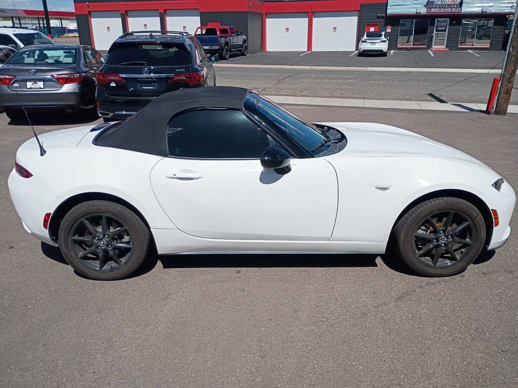 Used 2020 MAZDA MX-5 Miata Sport RWD image 8