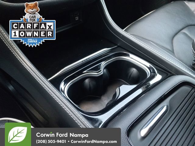 Used 2023 Chrysler Pacifica Limited w/ Uconnect Theater Family Group image 18