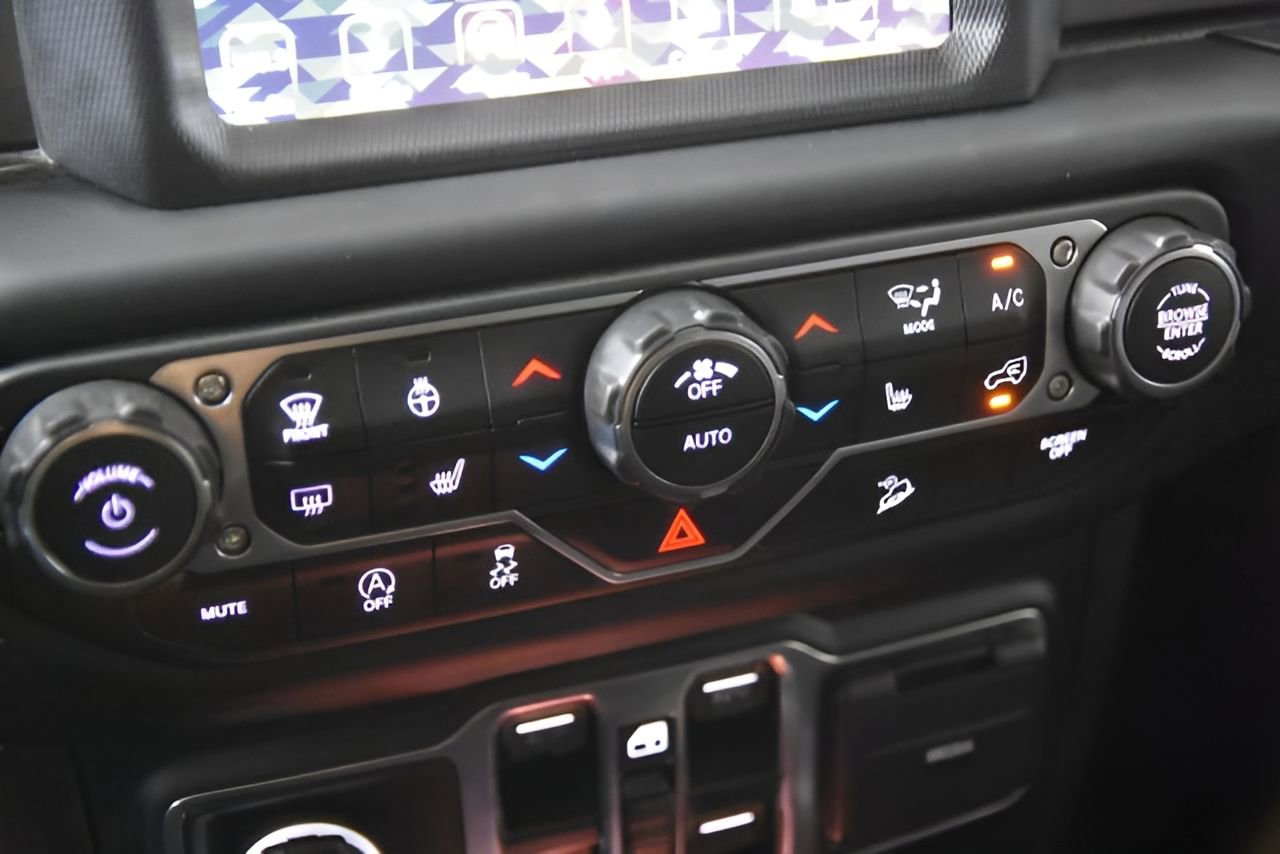 Used 2019 Jeep Wrangler Unlimited Sahara image 28