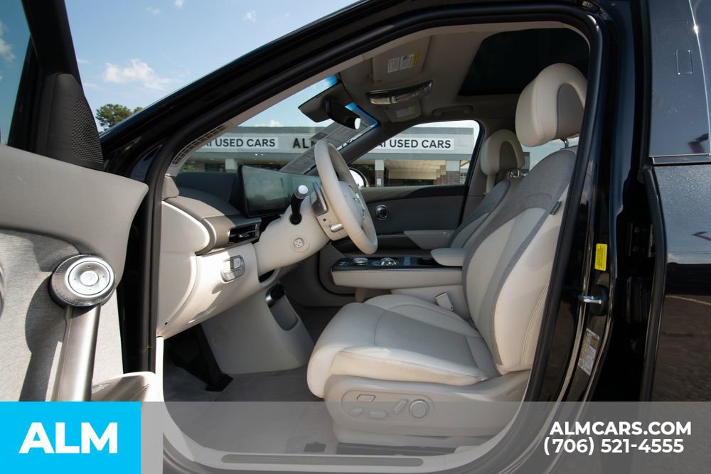 Used 2024 Genesis GV60 RWD image 12