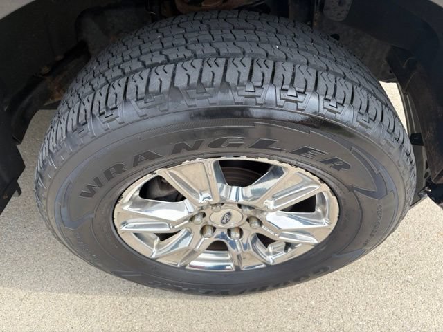 Used 2017 Ford F150 XLT w/ Equipment Group 302A Luxury AWD/4WD image 22