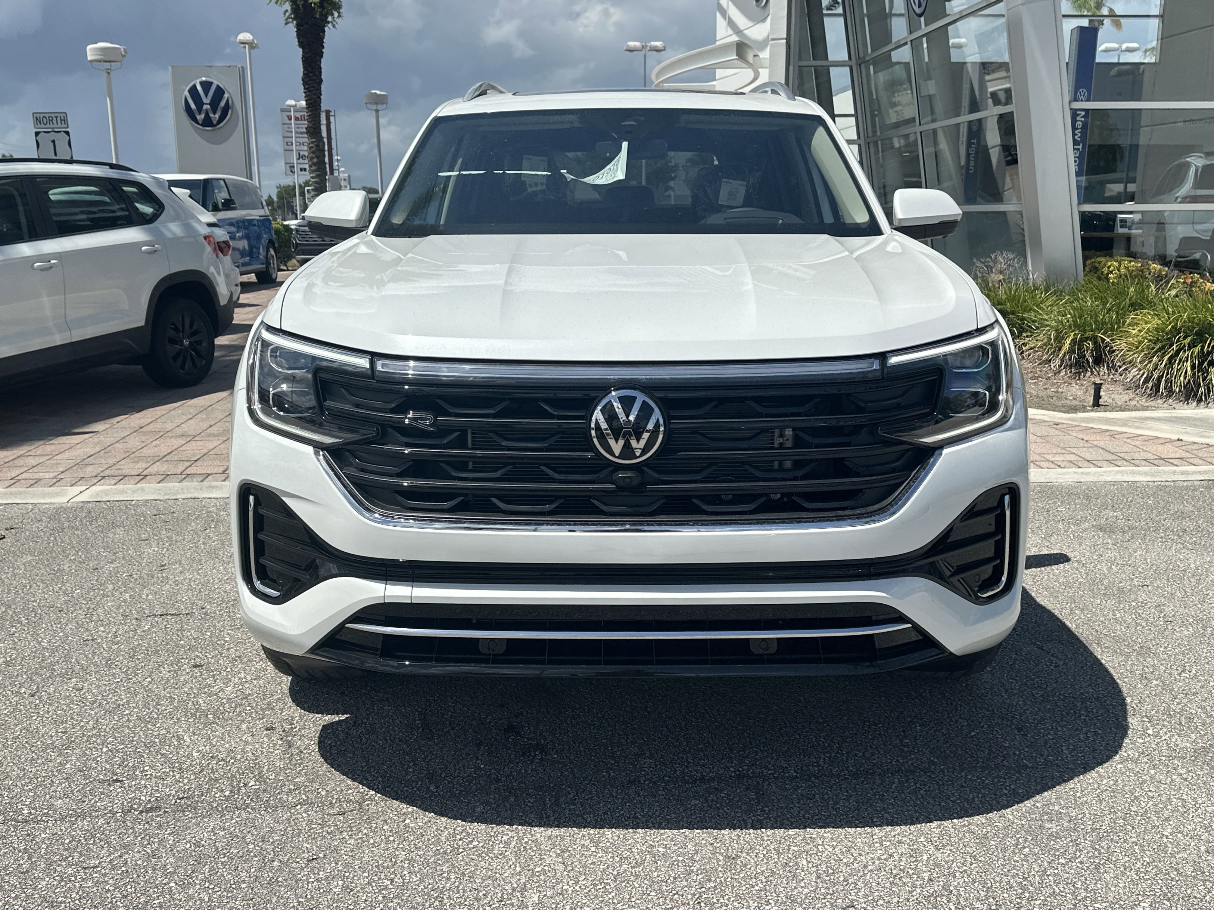 New 2026 Volkswagen Atlas SEL Premium R-Line image 3
