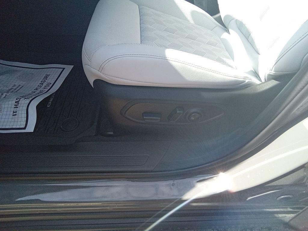 New 2026 Jeep Cherokee Overland w/ Advanced Pro Tech Group image 13