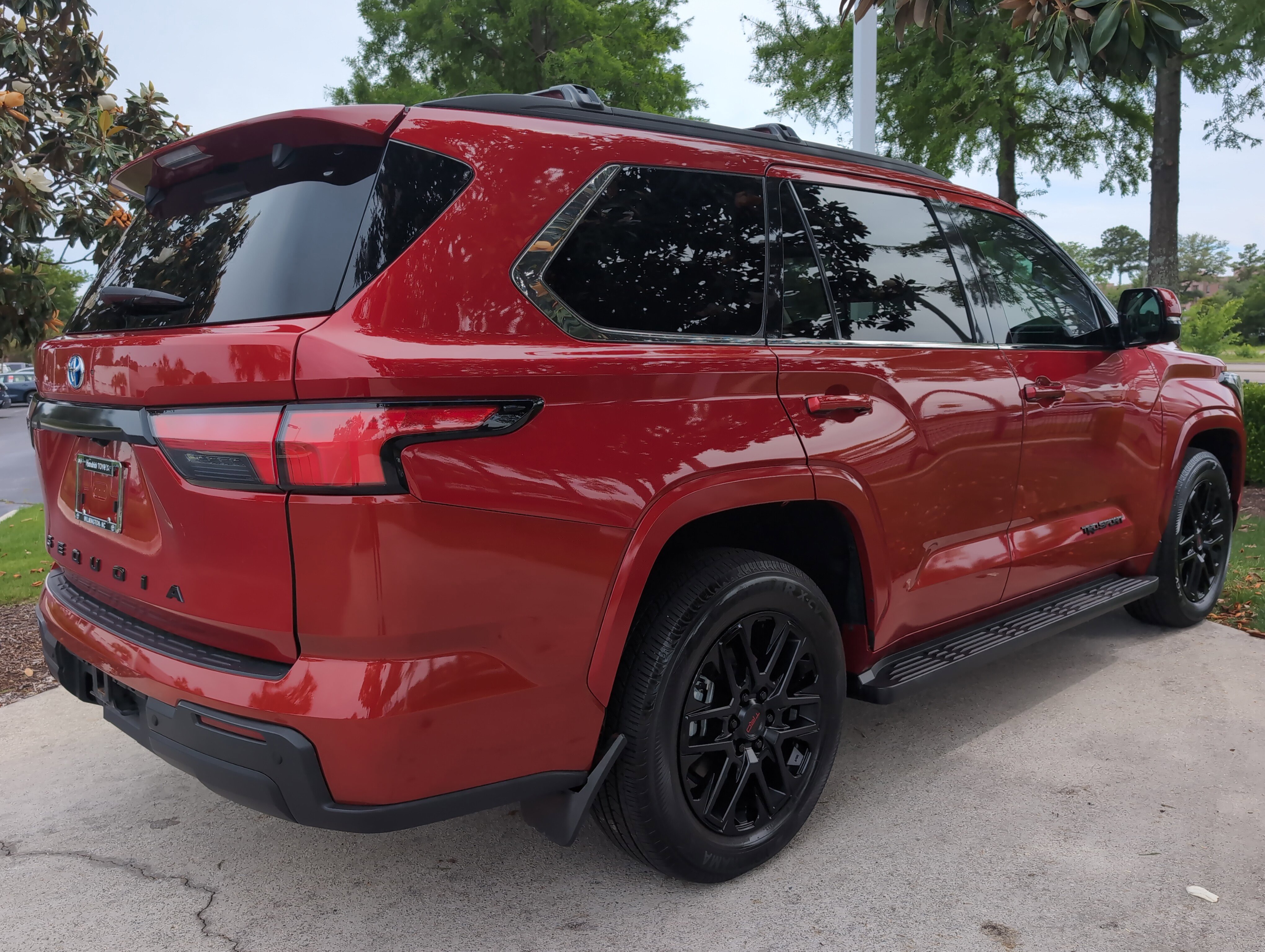 Certified 2023 Toyota Sequoia SR5 w/ SR5 Premium Package AWD/4WD image 10